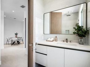 246 NE 6th Avenue 3b, Delray Beach FL 33483