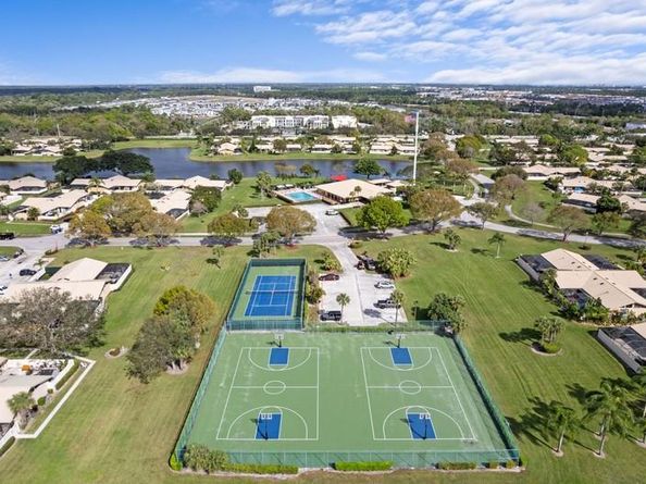 12816 Woodmill Dr, Palm Beach Gardens FL 33418