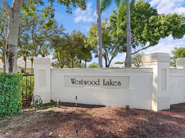 12816 Woodmill Dr, Palm Beach Gardens FL 33418