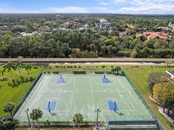 12816 Woodmill Dr, Palm Beach Gardens FL 33418