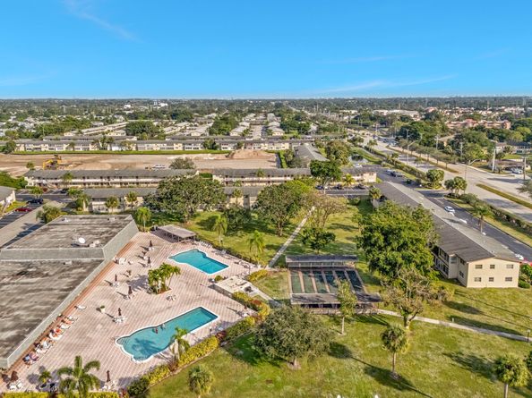 601 NW 78th Ter 203, Margate FL 33063