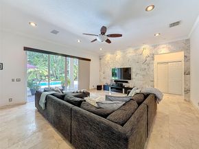 1673 Victoria Pointe Cir, Weston FL 33327