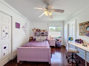 1673 Victoria Pointe Cir, Weston FL 33327