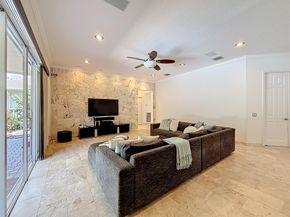1673 Victoria Pointe Cir, Weston FL 33327
