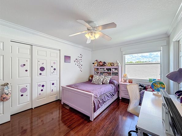 1673 Victoria Pointe Cir, Weston FL 33327