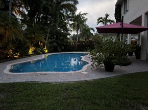 1673 Victoria Pointe Cir, Weston FL 33327