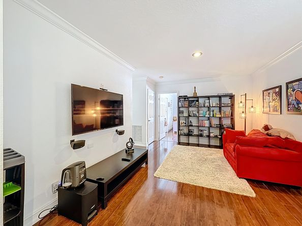 1673 Victoria Pointe Cir, Weston FL 33327