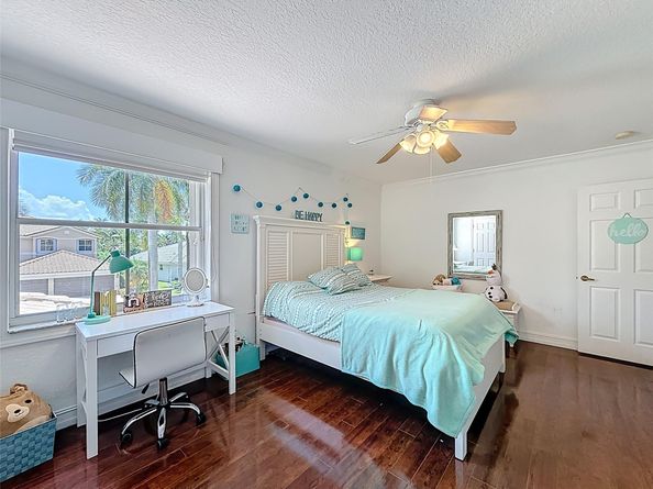 1673 Victoria Pointe Cir, Weston FL 33327