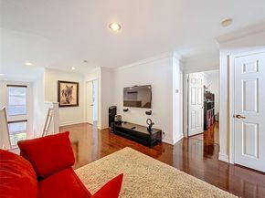 1673 Victoria Pointe Cir, Weston FL 33327