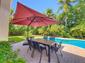 1673 Victoria Pointe Cir, Weston FL 33327