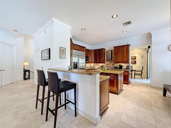 1673 Victoria Pointe Cir, Weston FL 33327