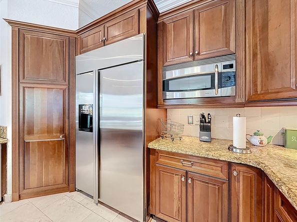 1673 Victoria Pointe Cir, Weston FL 33327