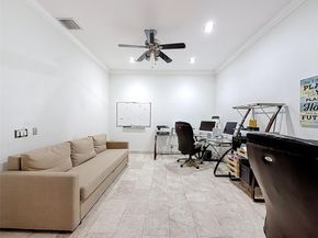 1673 Victoria Pointe Cir, Weston FL 33327