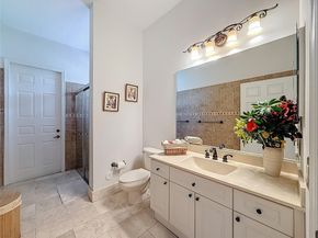 1673 Victoria Pointe Cir, Weston FL 33327