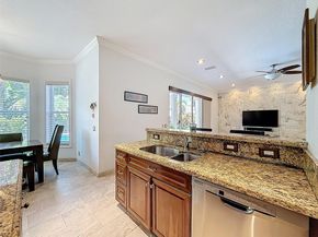 1673 Victoria Pointe Cir, Weston FL 33327