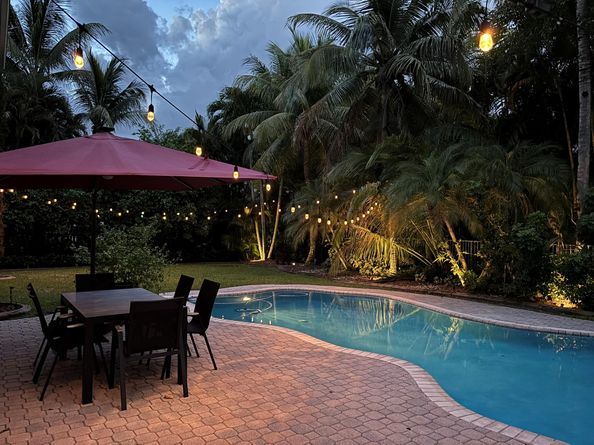 1673 Victoria Pointe Cir, Weston FL 33327