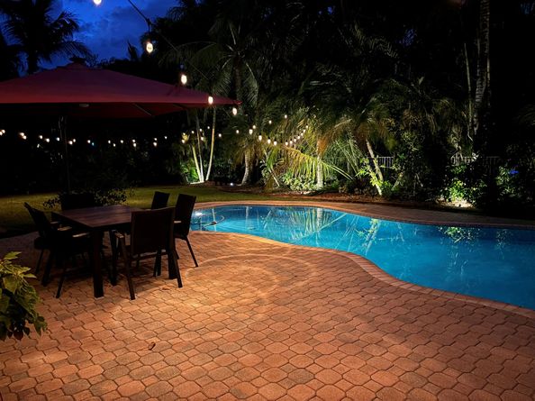 1673 Victoria Pointe Cir, Weston FL 33327