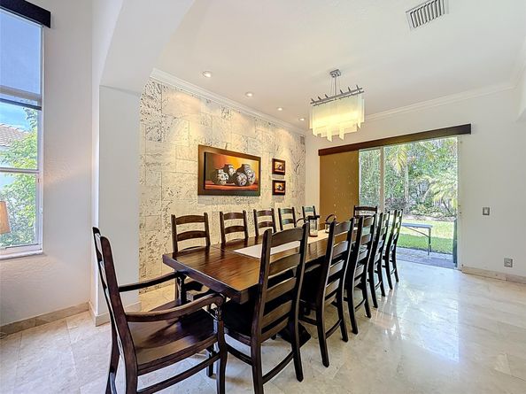 1673 Victoria Pointe Cir, Weston FL 33327