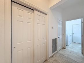 1673 Victoria Pointe Cir, Weston FL 33327