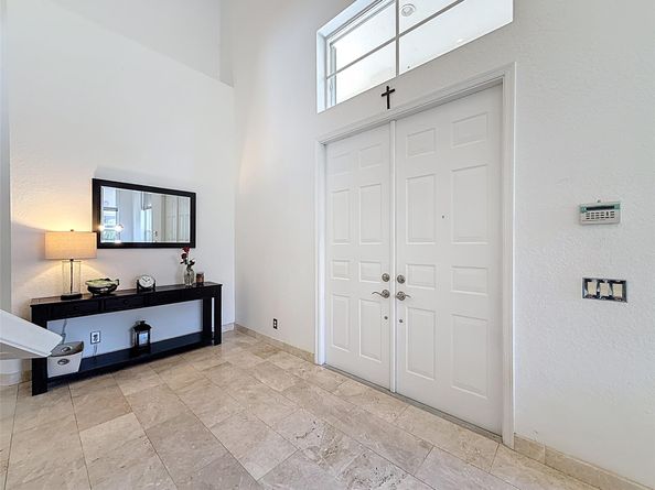 1673 Victoria Pointe Cir, Weston FL 33327