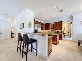 1673 Victoria Pointe Cir, Weston FL 33327