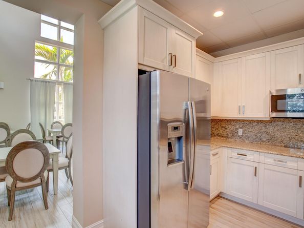 92 Palmetto Ln, Royal Palm Beach FL 33411