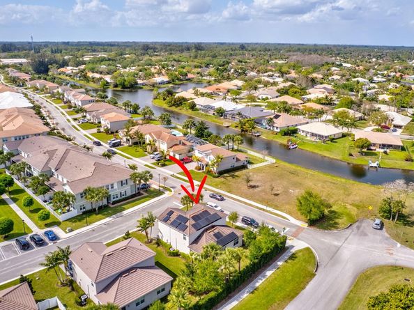 92 Palmetto Ln, Royal Palm Beach FL 33411