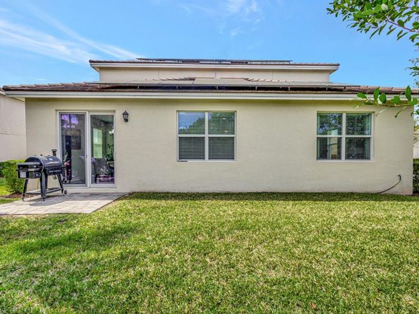 92 Palmetto Ln, Royal Palm Beach FL 33411