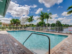 92 Palmetto Ln, Royal Palm Beach FL 33411