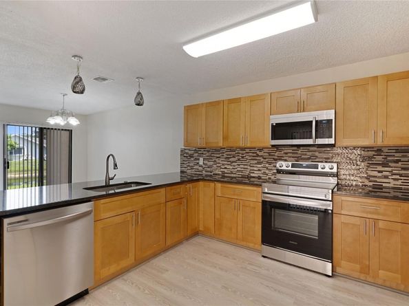 8113 NW 71st Ct 8113, Tamarac FL 33321