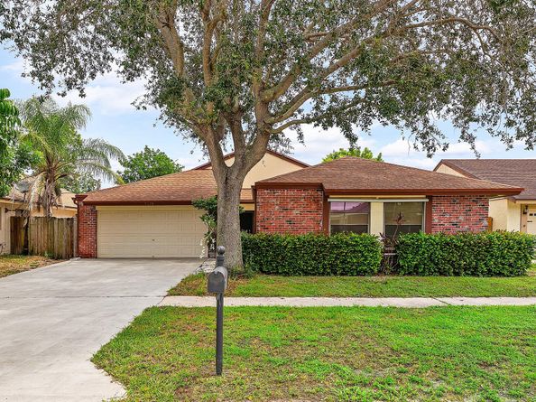 21423 Summertrace Circle, Boca Raton FL 33428