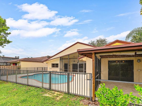 21423 Summertrace Circle, Boca Raton FL 33428