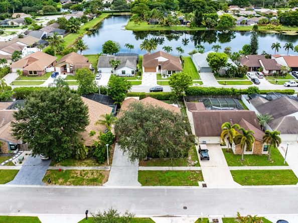 21423 Summertrace Circle, Boca Raton FL 33428