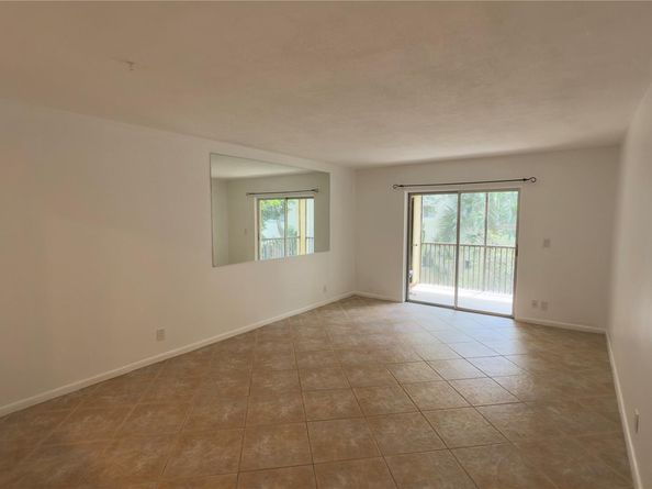 251 S Cypress Rd 127, Pompano Beach FL 33060