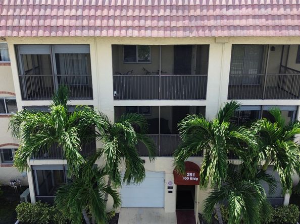 251 S Cypress Rd 127, Pompano Beach FL 33060