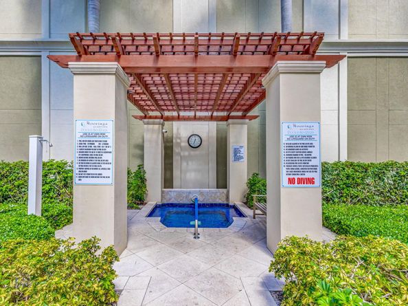 804 E Windward Way 422, Lantana FL 33462