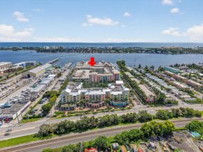 804 E Windward Way 422, Lantana FL 33462