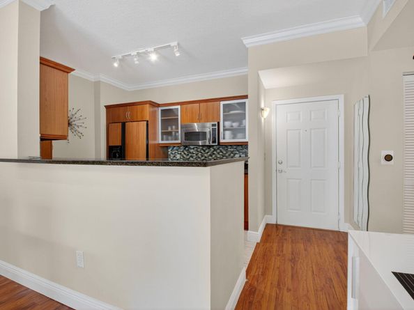 804 E Windward Way 422, Lantana FL 33462