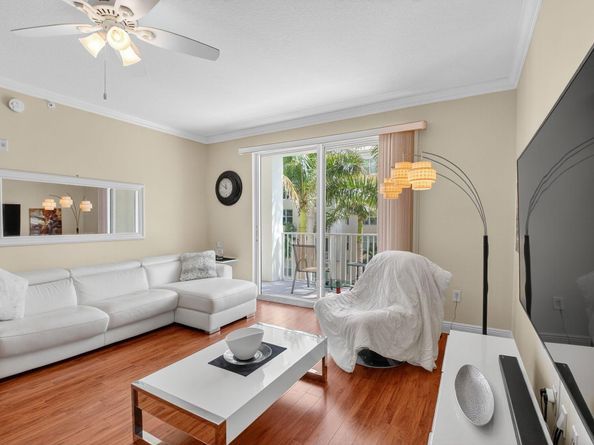 804 E Windward Way 422, Lantana FL 33462