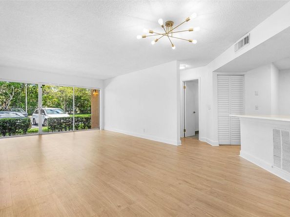 8721 Wiles Road 105, Coral Springs FL 33067