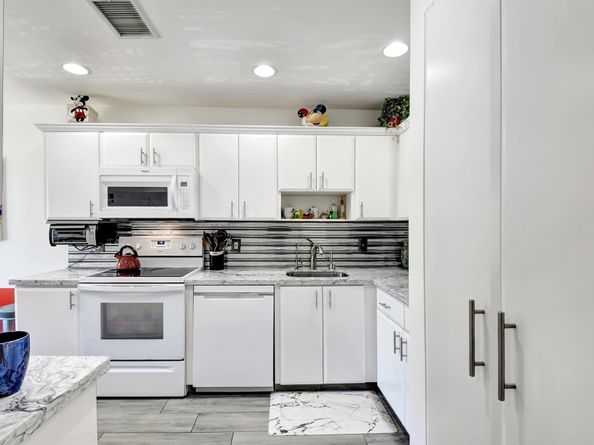 15 Stratford Drive B, Boynton Beach FL 33436