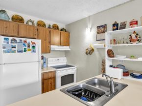 2701 Riverside Dr 305B, Coral Springs FL 33065
