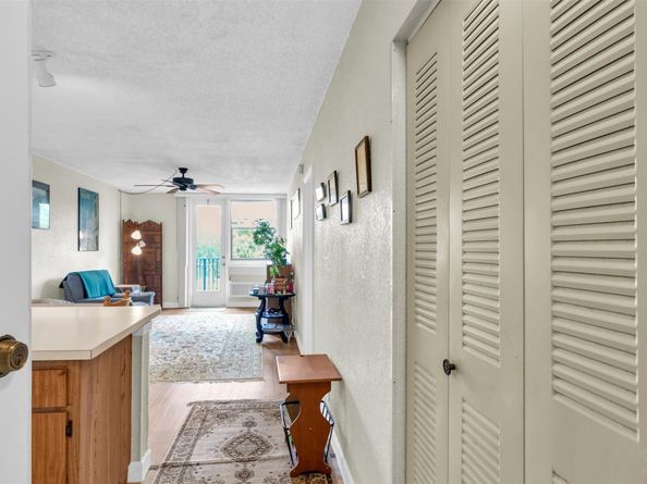 2701 Riverside Dr 305B, Coral Springs FL 33065