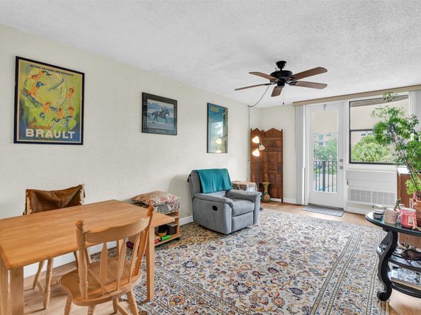2701 Riverside Dr 305B, Coral Springs FL 33065