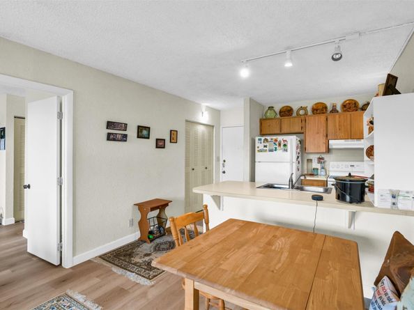 2701 Riverside Dr 305B, Coral Springs FL 33065