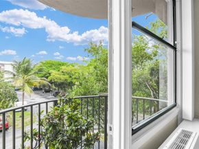 2701 Riverside Dr 305B, Coral Springs FL 33065