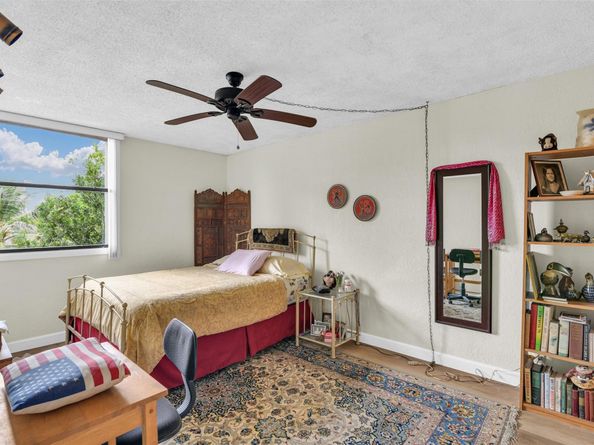 2701 Riverside Dr 305B, Coral Springs FL 33065