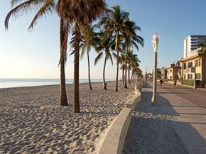 2010 Fillmore St 303, Hollywood FL 33020