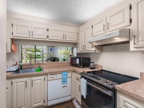 3138 Via Poinciana 111, Lake Worth FL 33467
