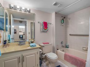 3138 Via Poinciana 111, Lake Worth FL 33467